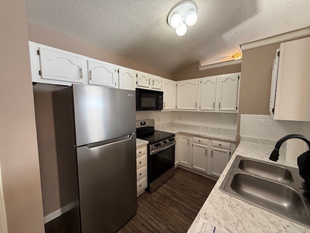 Building Photo - 5000 Lawndale Dr