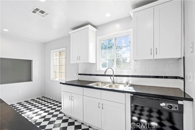 Building Photo - 7721 Oakdale Ave