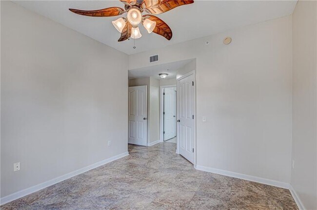 Building Photo - 9833 Baywinds Blvd