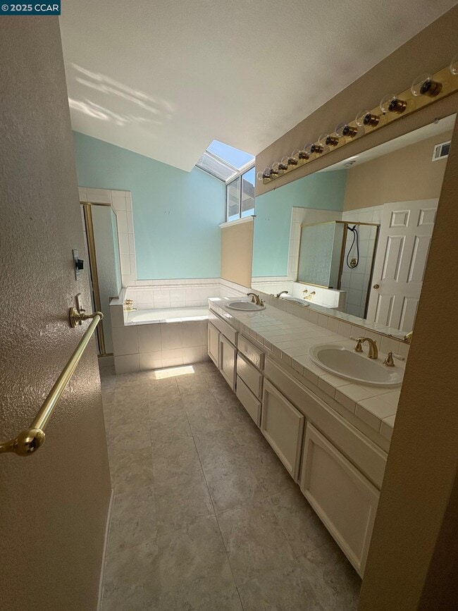 Building Photo - 1029 Lakeridge Pl
