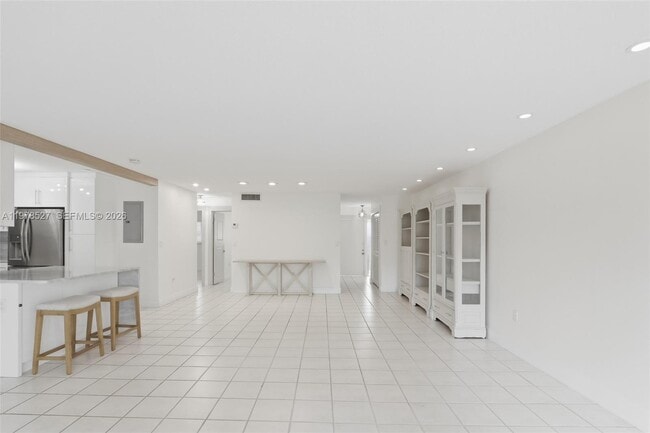 Building Photo - 8105 SW 81st Ct