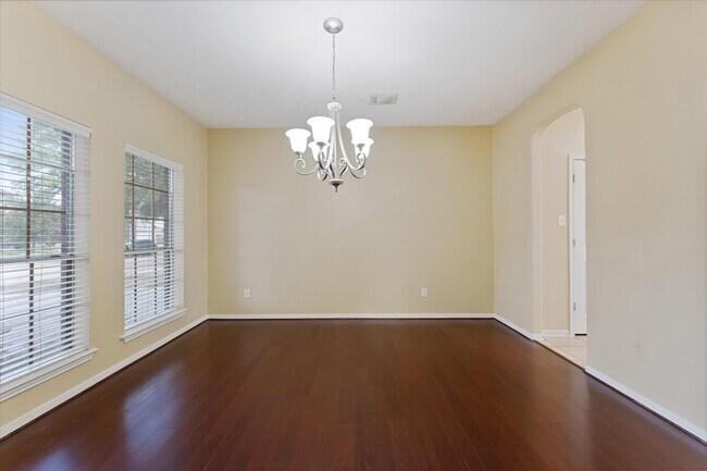 Building Photo - 23806 Spring Way Dr