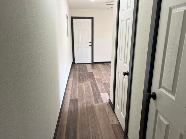 Building Photo - 2 bed 2 bath new build in 2024