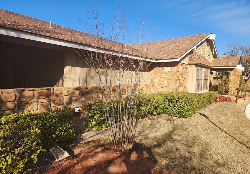 Building Photo - 14427 N Pennsylvania Ave