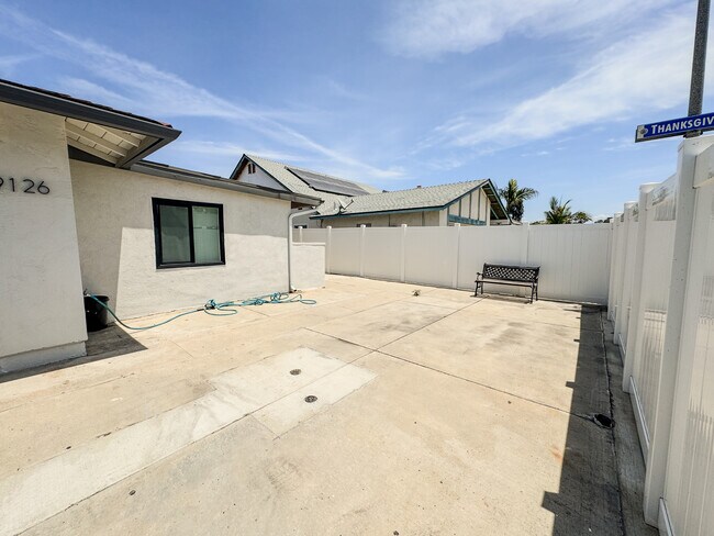 Building Photo - 9124 Three Seasons Rd