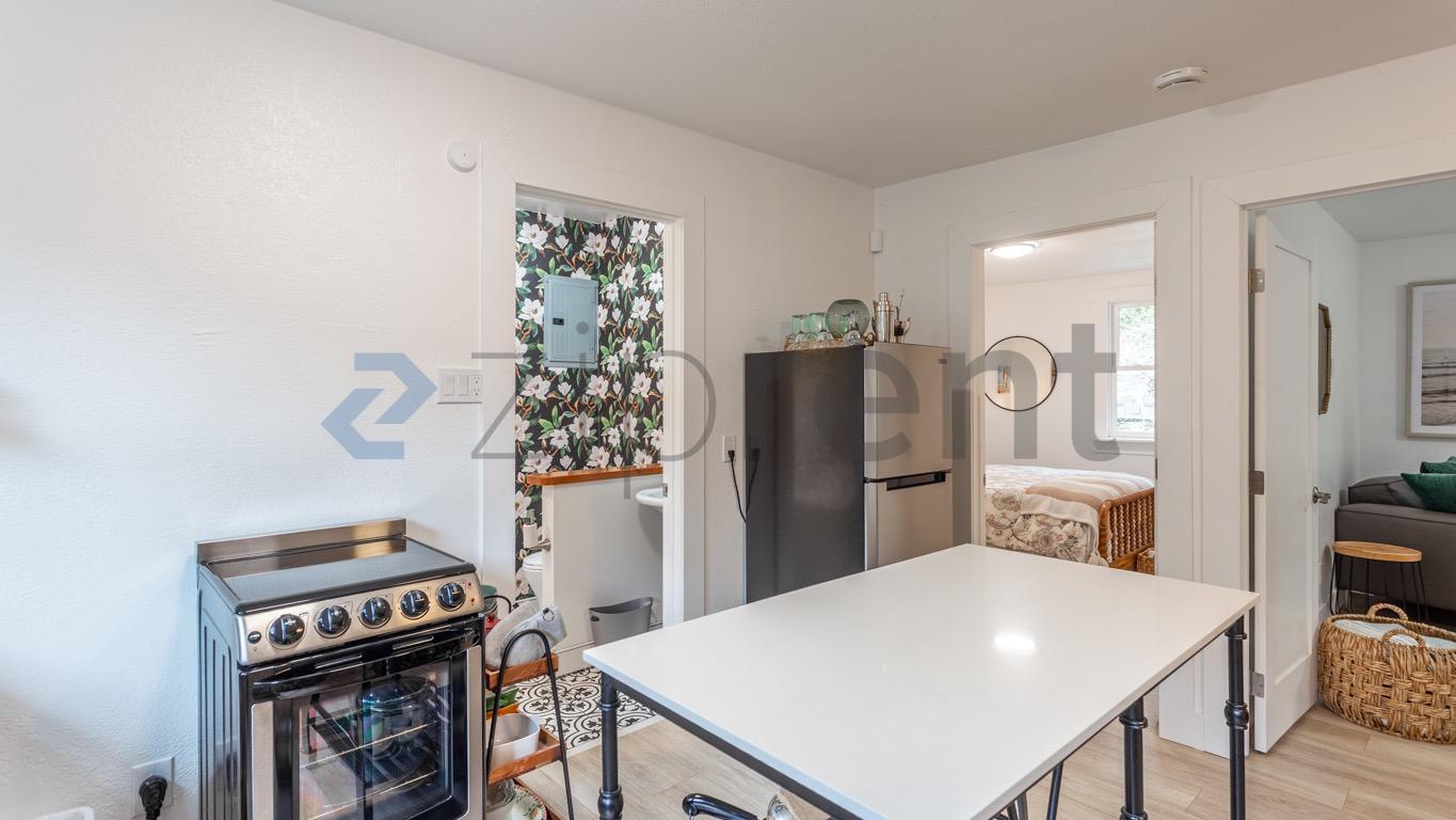 Building Photo - 6010 Cazadero Hwy