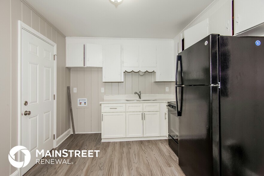 Building Photo - 4423 Brooktree Dr