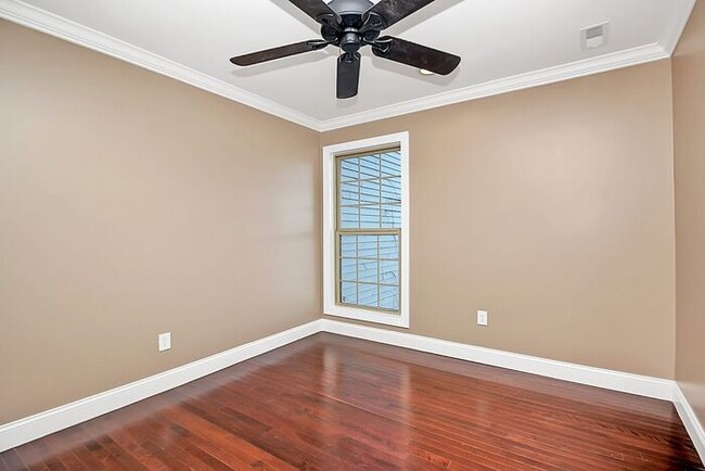 Building Photo - Newly Renovated Condominium in Quail Run