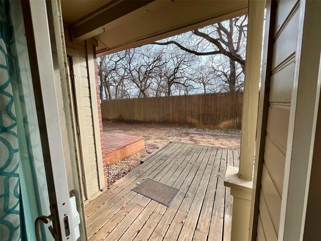 Building Photo - 1450 Meadowood Village Dr