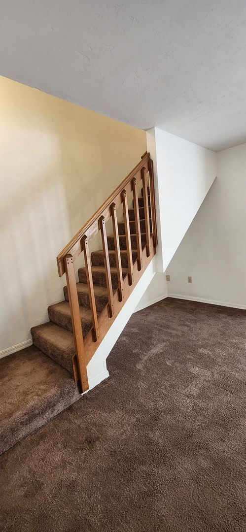 Building Photo - 3/3 Townhouse in Rockwood Villas – Great Location Near Bus Stop to UF!