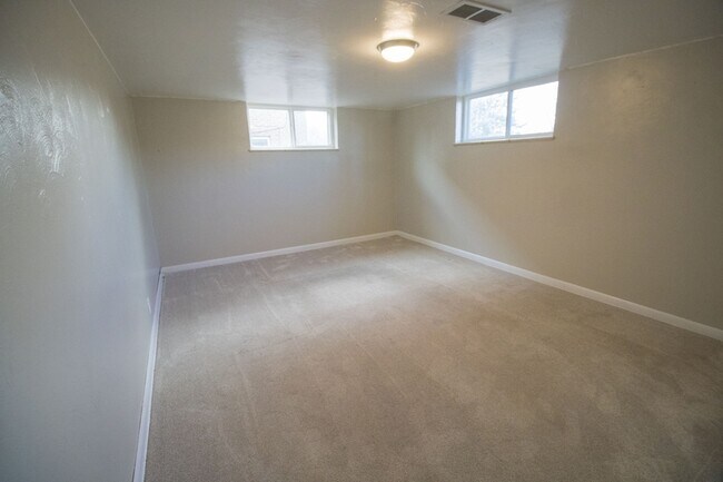 Building Photo - 2410 S Ogden St