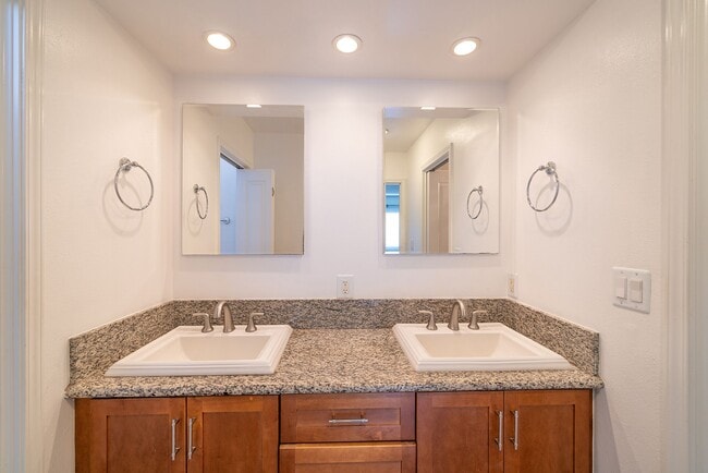Building Photo - 28513 Vista Tierra