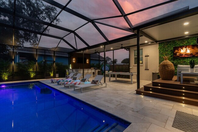 Building Photo - 109 W Hollywood St