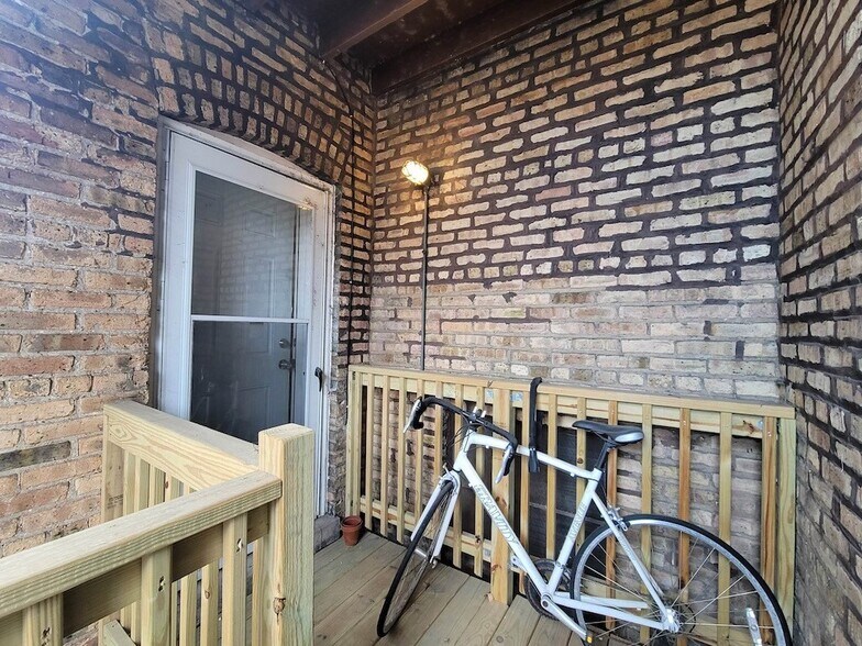 Building Photo - 2151 N Fremont St