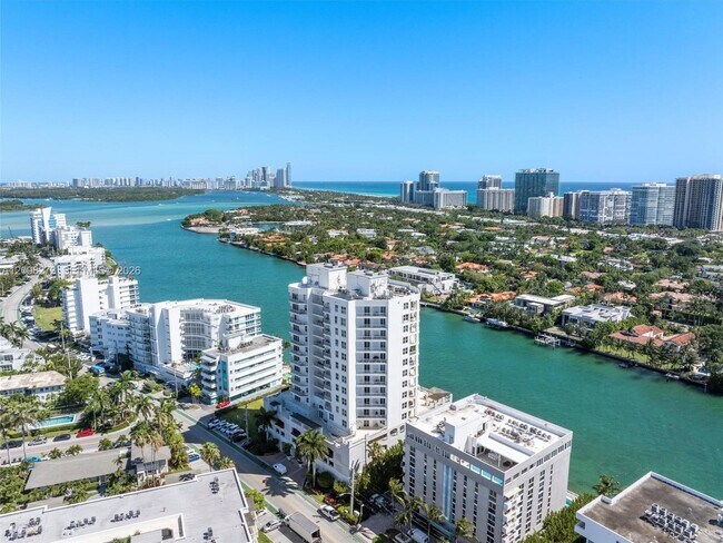 Building Photo - 9751 E Bay Harbor Dr