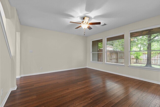 Building Photo - 142 W Burberry Cir