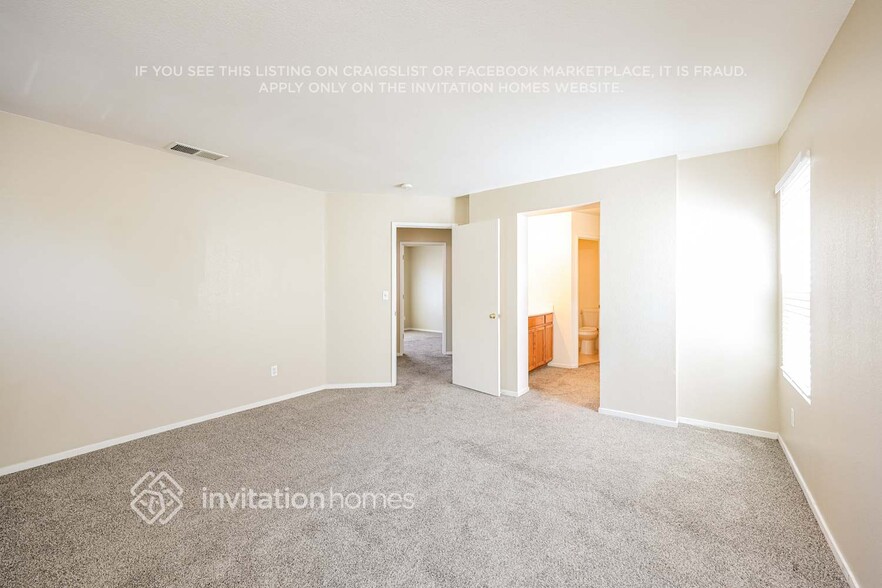 Building Photo - 3043 Roadrunner Dr