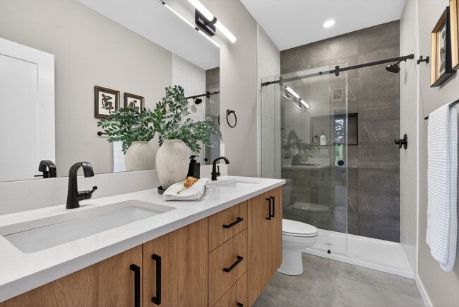 Building Photo - 15609 SE Meadowlark Ln