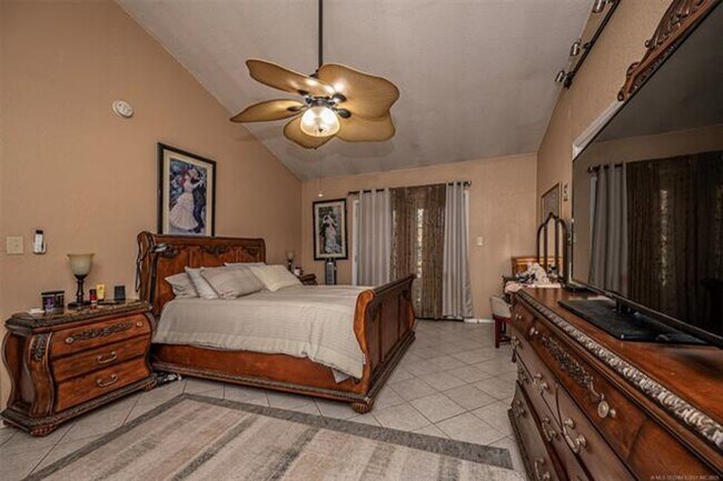 Building Photo - Furnished 3 Bed / 2 Bath Rental Near Lake Texoma – Utilities Included!