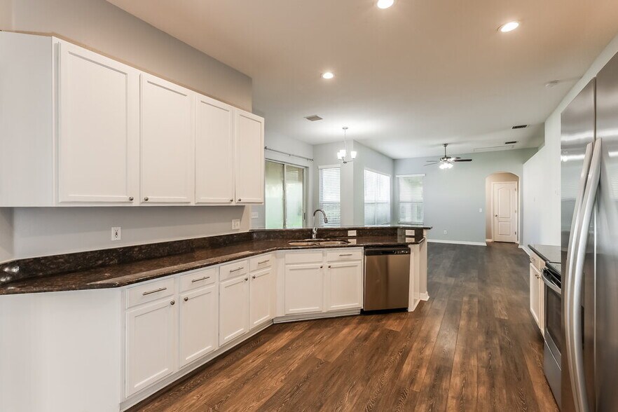 Building Photo - 812 Hickory Glen Dr