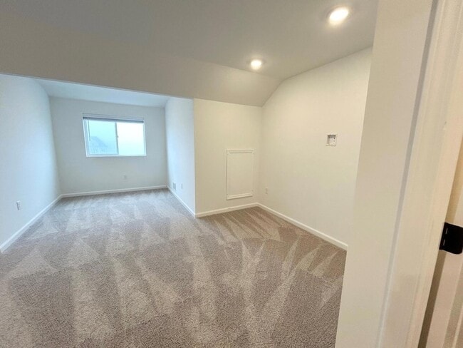 Building Photo - 2774 Bristol Rdg Dr