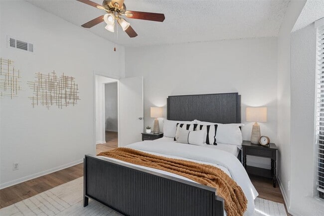 Building Photo - 1601 Faro Dr