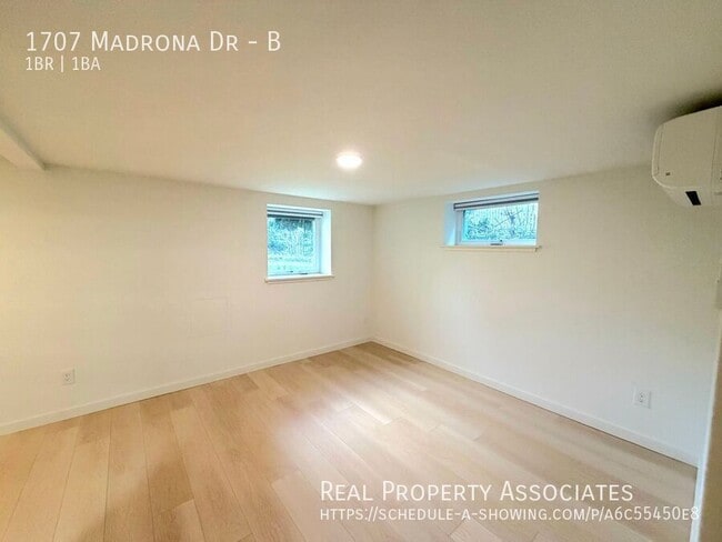 Building Photo - 1707 Madrona Dr