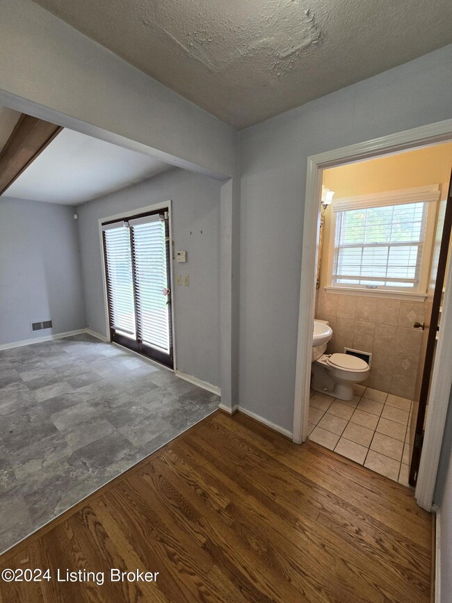 Building Photo - 4515 Lambert Rd