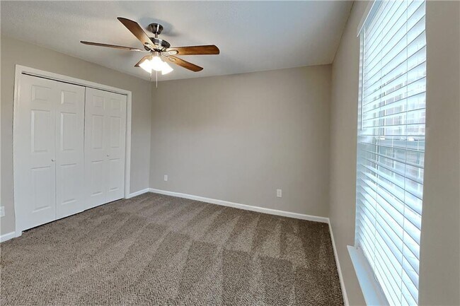 Building Photo - 1209 Lainster Dr SE