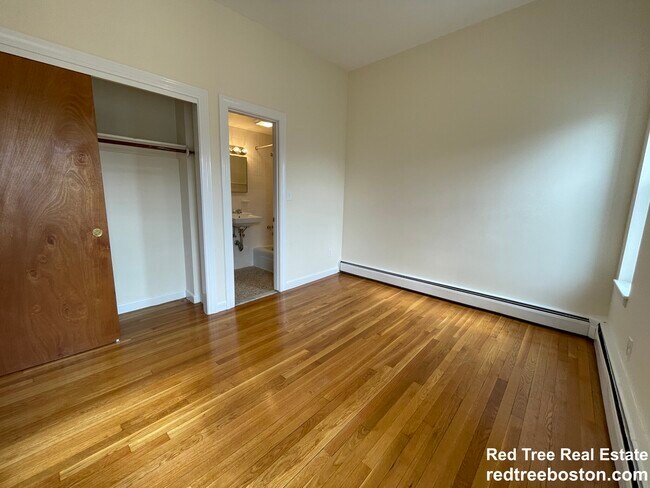 Building Photo - 172 N Beacon St