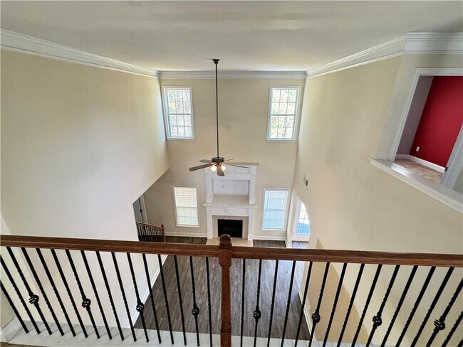 Building Photo - 632 Scenic Creek Dr SW