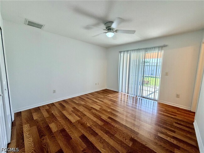 Building Photo - 109 NE 16th Pl