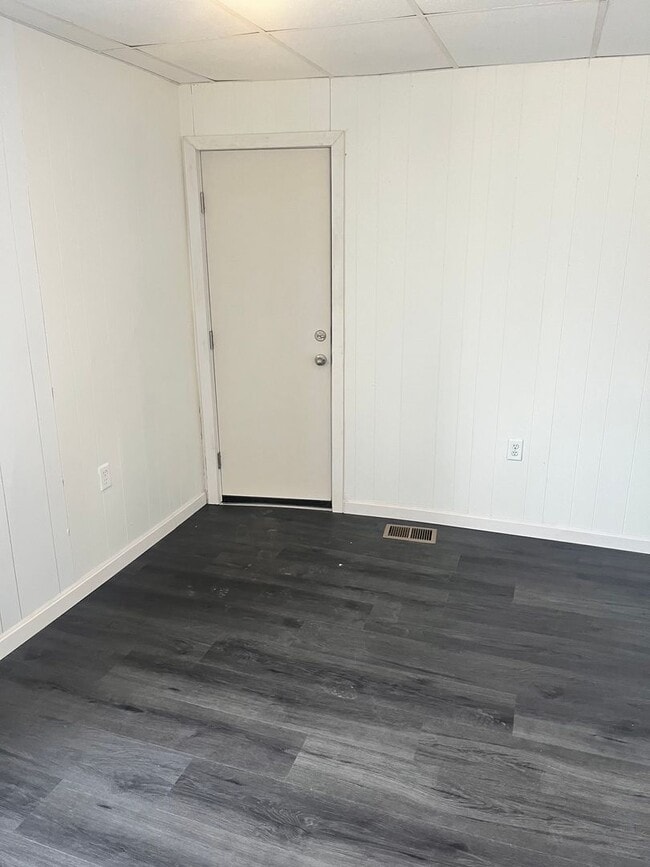 Building Photo - Apartment for Rent