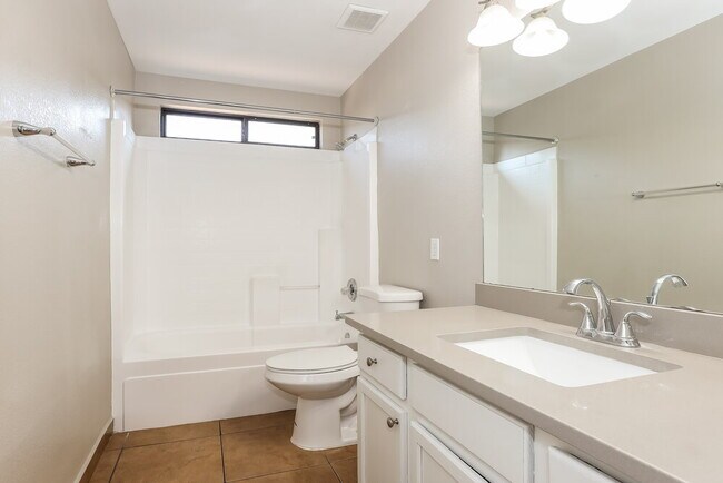 Building Photo - 8516 W Elm St