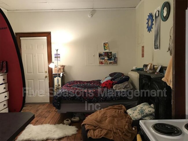 Building Photo - 4 Loomis St