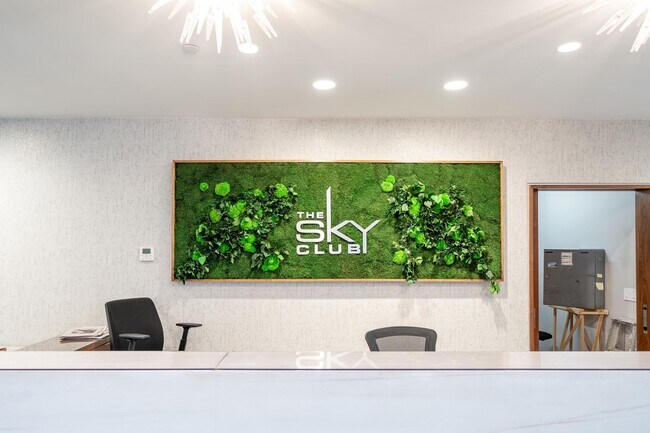 Building Photo - 700 1st St