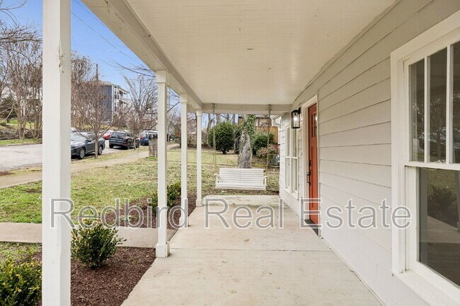 Building Photo - 611 S 12th St