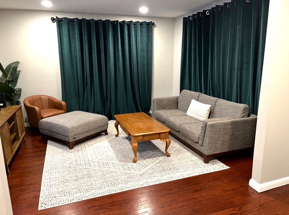 Building Photo - 596 Dell Rd