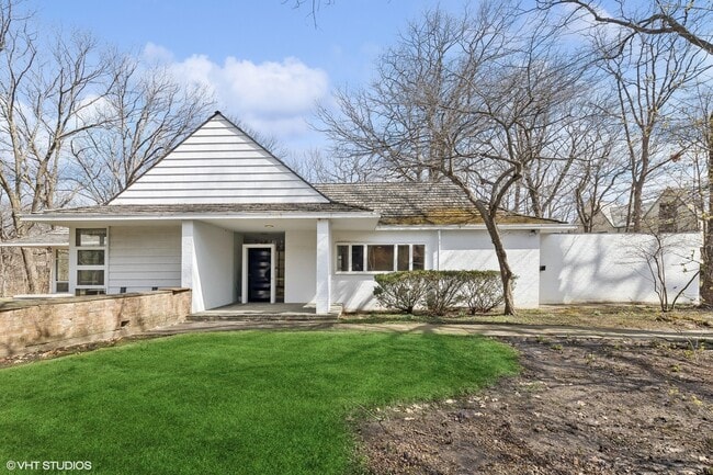 Primary Photo - 155 S Deere Park Dr