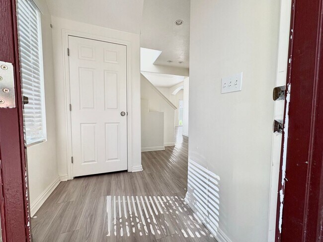 Building Photo - 1553 Vivante Way