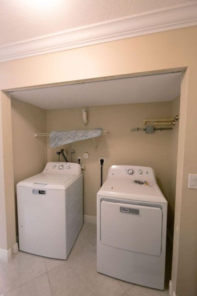 Building Photo - 6384 Adriatic Way