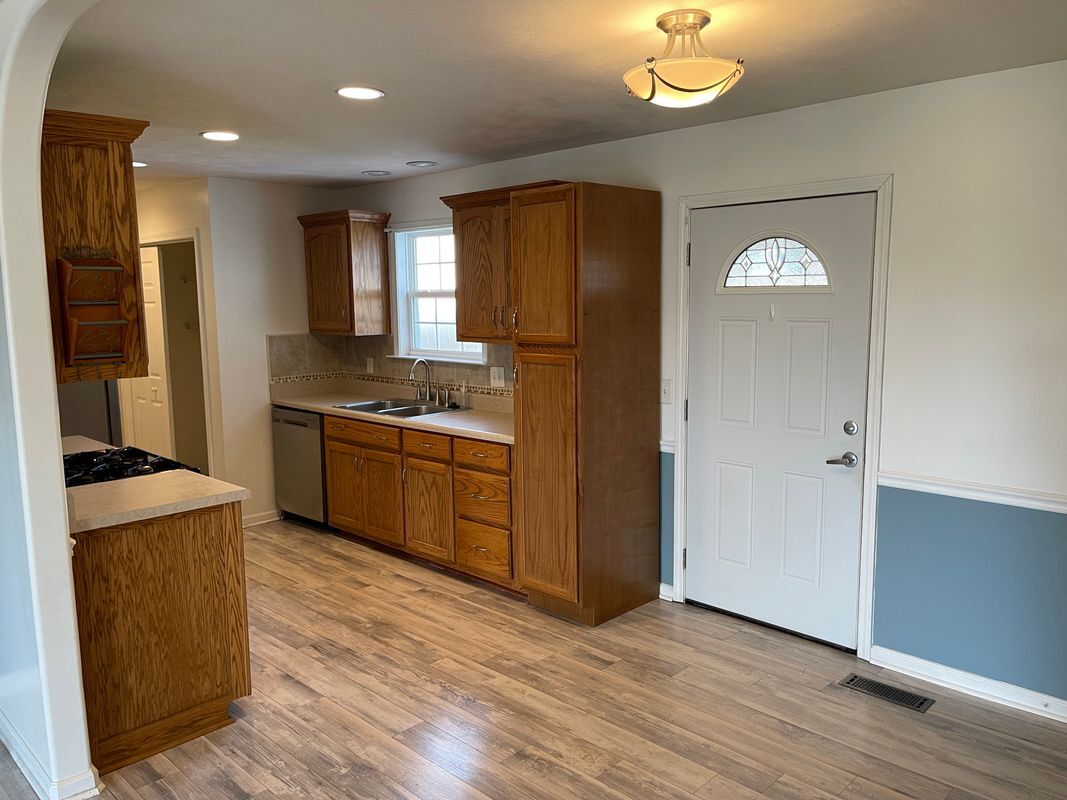 Building Photo - 1610 Robert Rd