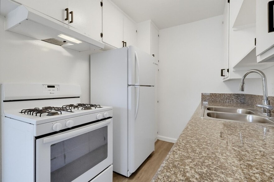 Interior Photo - 6407 10th Ave