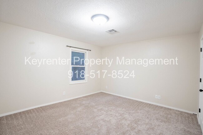 Building Photo - 4 Bed | 3 Bath in Central Tulsa!