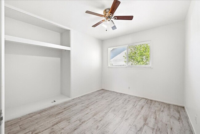 Building Photo - 3333 Alta Arden Expy