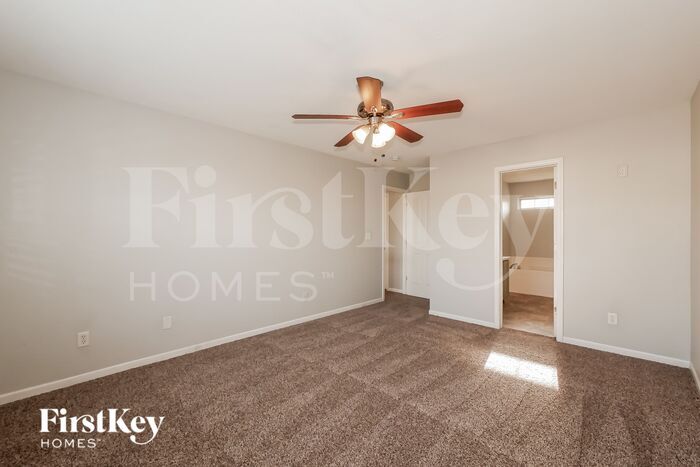 Building Photo - 602 Sweet Creek Dr