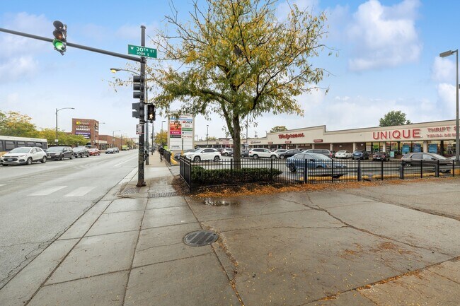 Building Photo - 3213 S Lituanica Ave