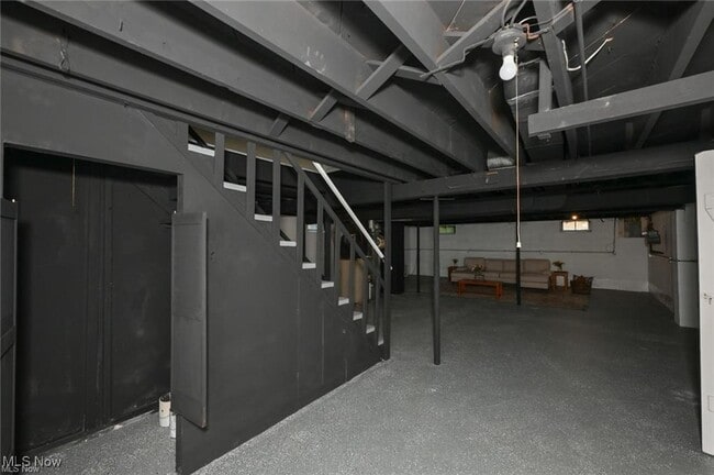 Building Photo - 357 E Paige Ave