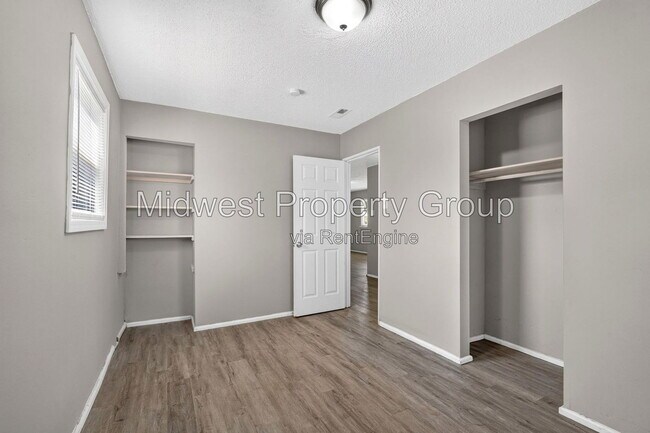 Building Photo - 1446 Vero Dr