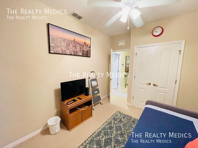 Building Photo - 2390 Caravelle Cir